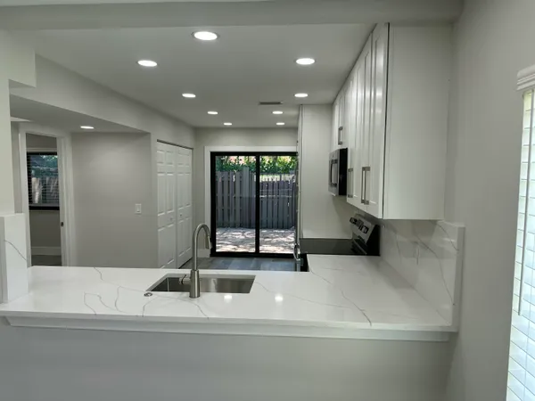 $2,800 | Undisclosed Address, Davie, FL 33324