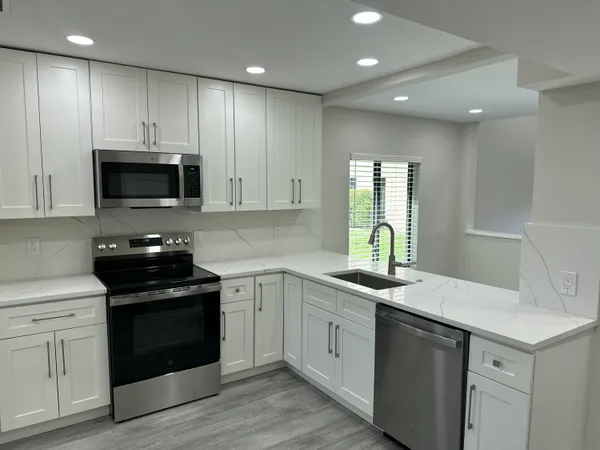 $2,800 | Undisclosed Address, Davie, FL 33324