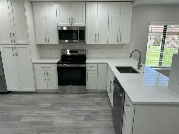 $2,800 | Undisclosed Address, Davie, FL 33324