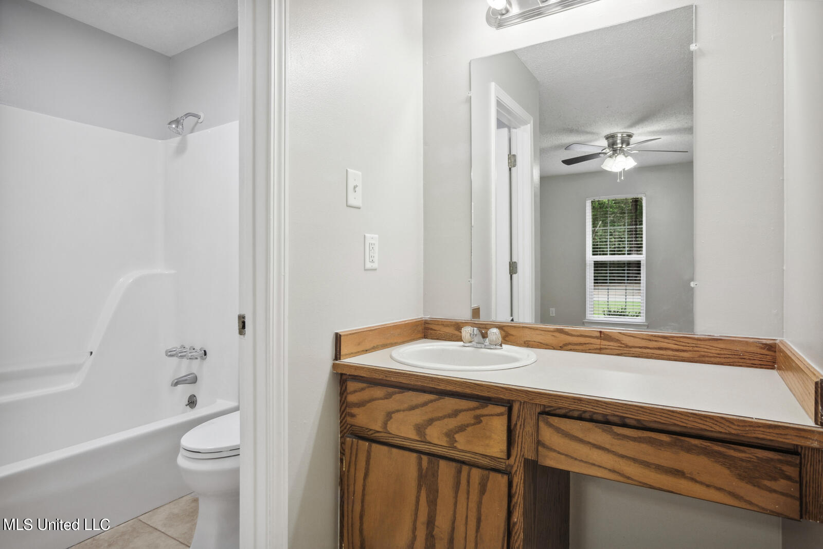 9232 Ridgeview Drive Ocean Springs, MS 39564 - Photo 11 of 20 7D3B0691-9707-4C53-B0B3-681F902AEF15