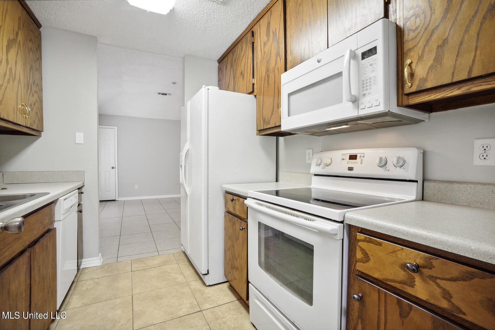 9232 Ridgeview Drive Ocean Springs, MS 39564 - Photo 12 of 20 48CB43DC-C708-4AE8-9407-A720E25DDD24