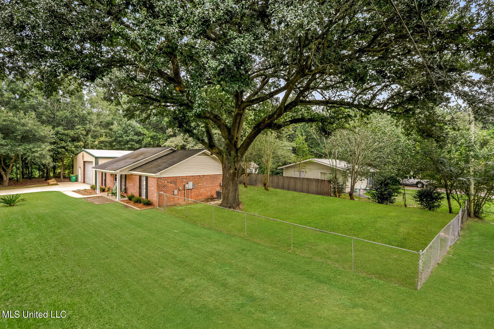 9232 Ridgeview Drive Ocean Springs, MS 39564 - Photo 3 of 20 E87D87B1-395D-4E07-88B4-1A375B574DD6