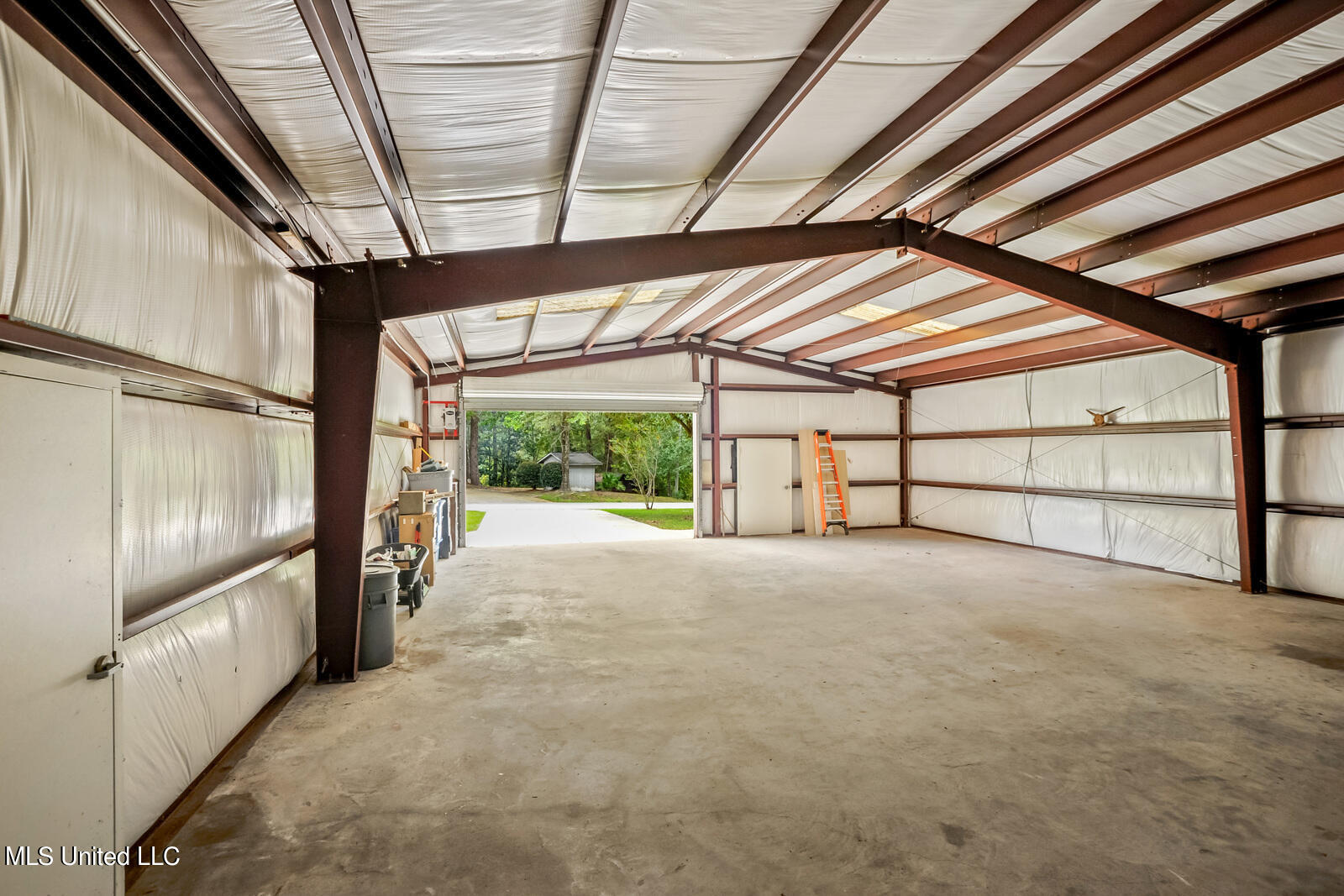 9232 Ridgeview Drive Ocean Springs, MS 39564 - Photo 7 of 20 2C266C70-3B18-4137-9255-E31698980076