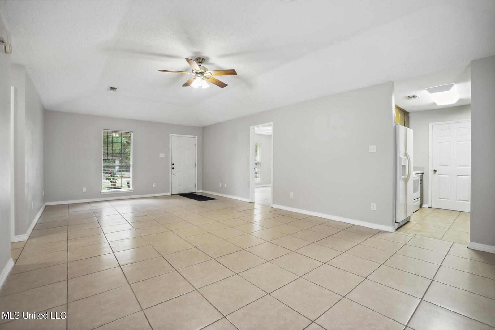 9232 Ridgeview Drive Ocean Springs, MS 39564 - Photo 10 of 20 B5293351-BB02-4E02-AA06-6FA895143F1E