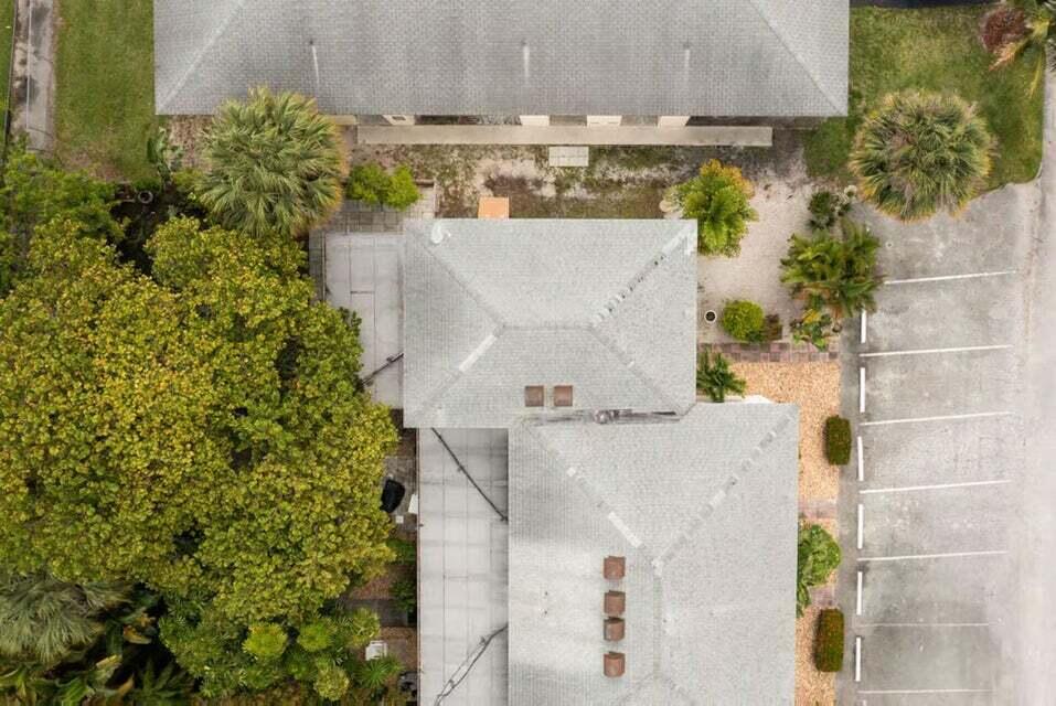 1218 Surf Road Singer Island, FL 33404 - Photo 28 of 32 20260714215100601227000000-o