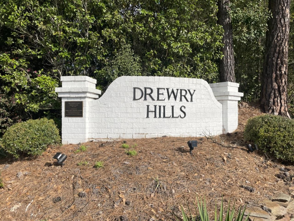 200 East Drewry Lane Raleigh, NC 27609 - Photo 4 of 22 a view of a sign board