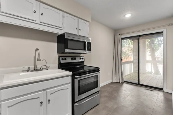 $122,500 | 5911 36th Ave Court, Unit 16, Moline, IL 61265