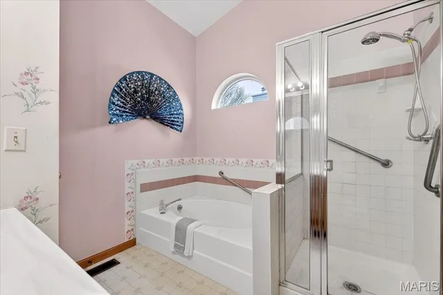 $299,900 | 5782 Kingsbury Place, St. Louis, MO 63112