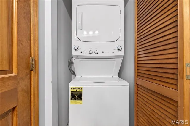 $299,900 | 5782 Kingsbury Place, St. Louis, MO 63112