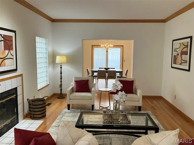 $299,900 | 5782 Kingsbury Place, St. Louis, MO 63112