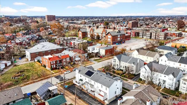 $299,900 | 5782 Kingsbury Place, St. Louis, MO 63112