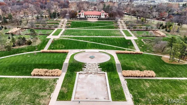 $299,900 | 5782 Kingsbury Place, St. Louis, MO 63112