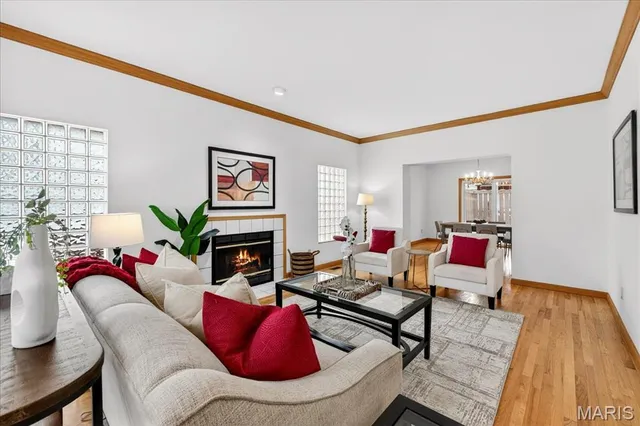 $299,900 | 5782 Kingsbury Place, St. Louis, MO 63112