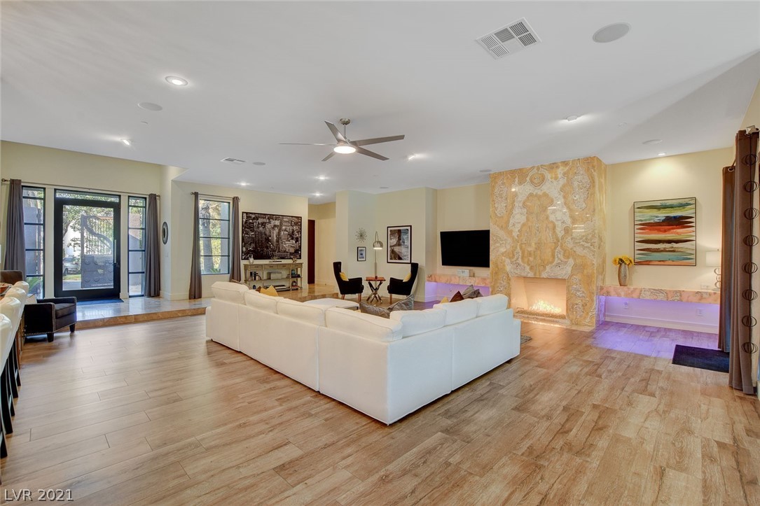 55 Quail Run Road Henderson, NV 89014 - Photo 4 of 50 Gallery Image 4