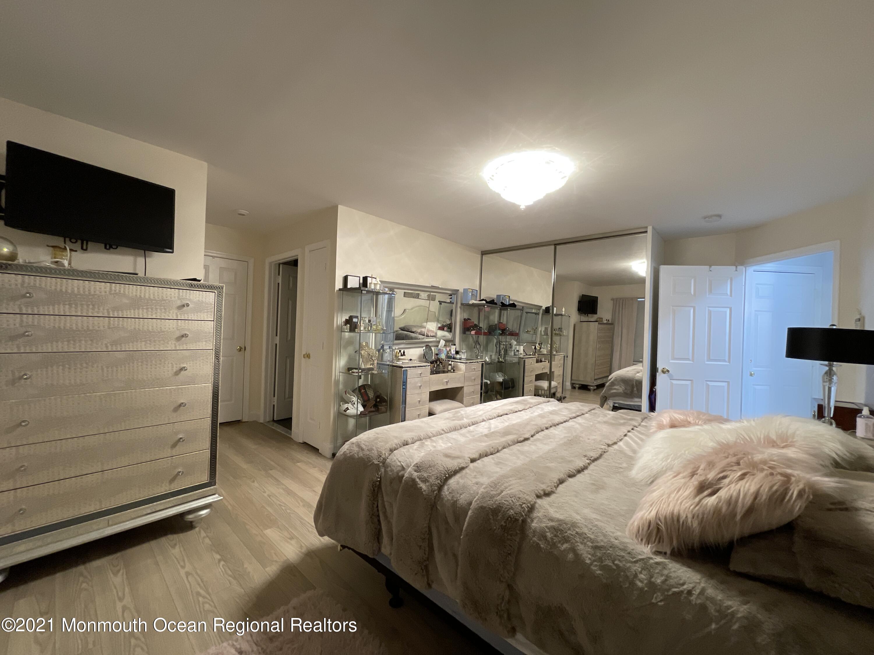 51 Kentucky Way Freehold, NJ 07728 - Photo 19 of 23 DJI_20211216_142536_770