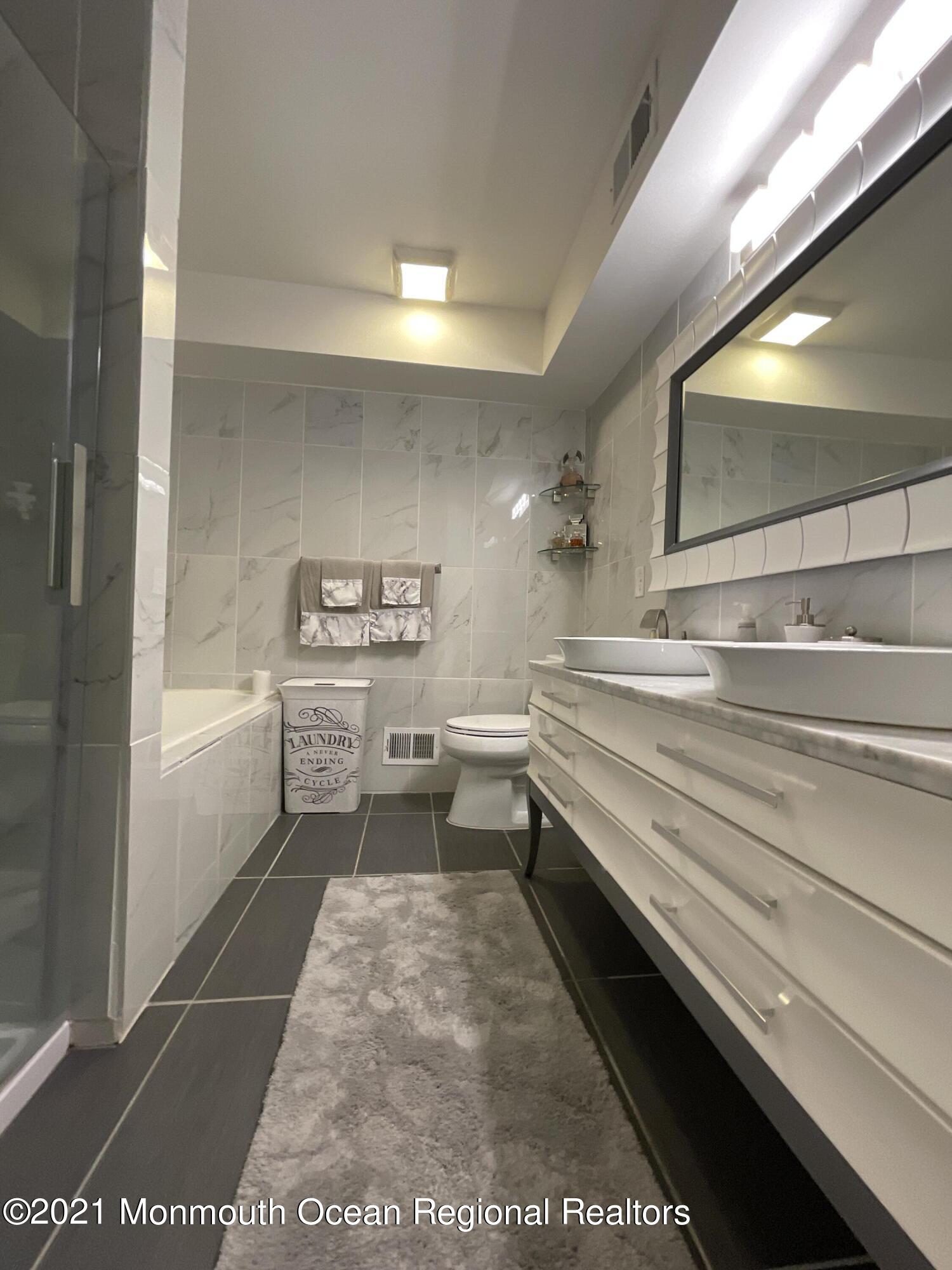 51 Kentucky Way Freehold, NJ 07728 - Photo 20 of 23 DJI_20211216_141533_240