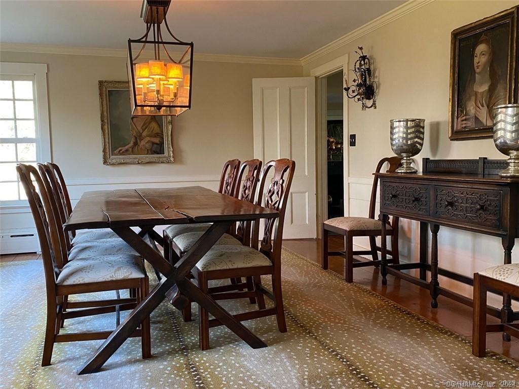 231 Turtle Back Road New Canaan, CT 06840 - Photo 15 of 29 Dining Room