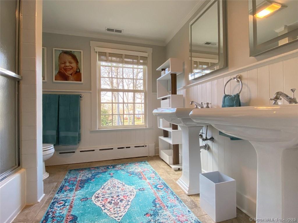 231 Turtle Back Road New Canaan, CT 06840 - Photo 25 of 29 Bathroom 2nd floor