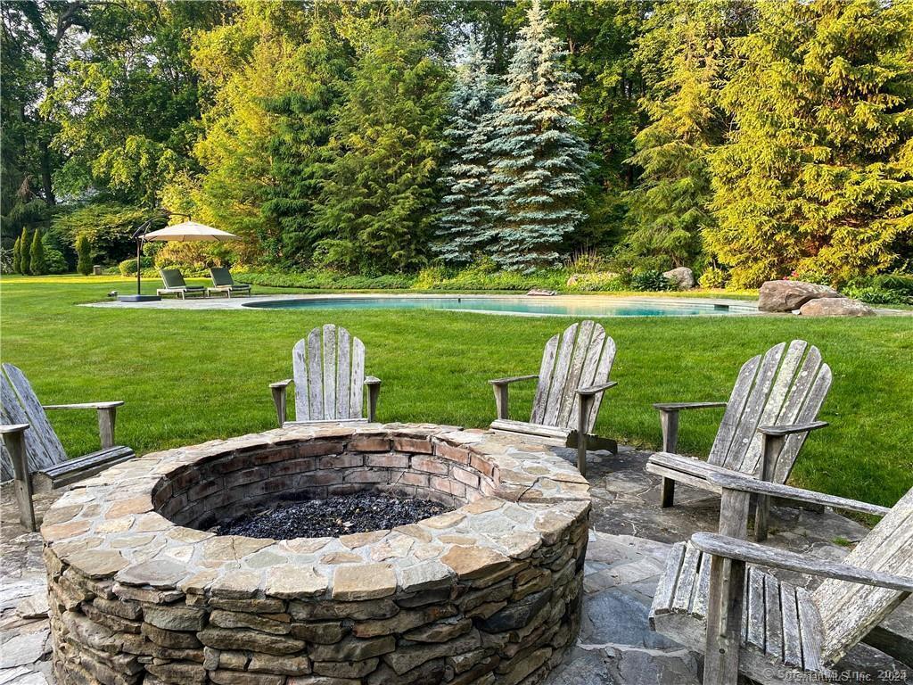 231 Turtle Back Road New Canaan, CT 06840 - Photo 8 of 29 Fire pit