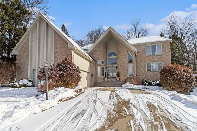 $525,000 | 28909 Hidden Trail, Farmington Hills, MI 48331