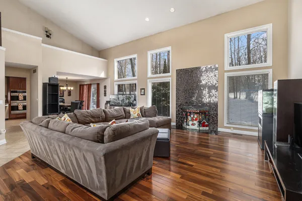 $525,000 | 28909 Hidden Trail, Farmington Hills, MI 48331