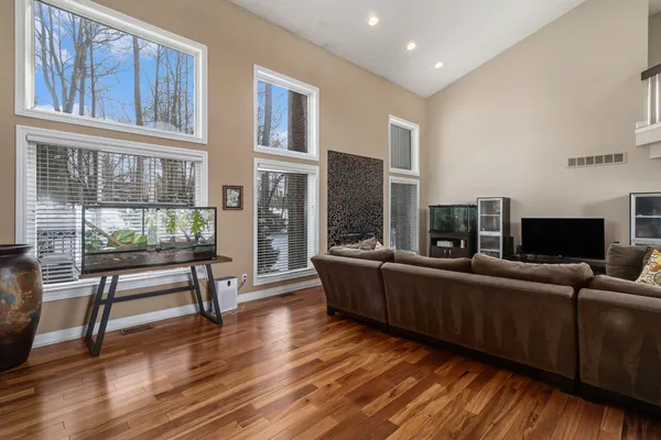 $525,000 | 28909 Hidden Trail, Farmington Hills, MI 48331