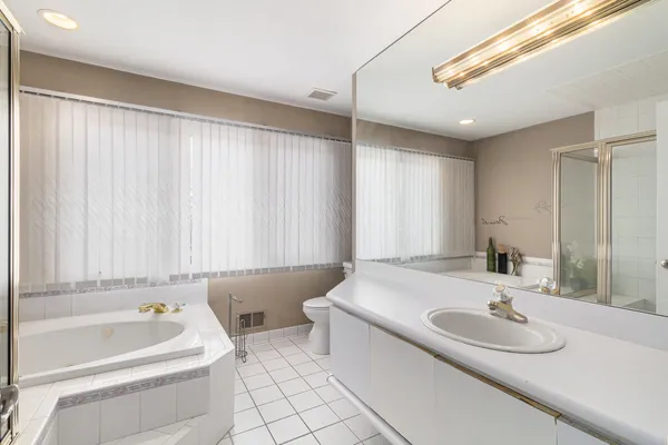 $525,000 | 28909 Hidden Trail, Farmington Hills, MI 48331