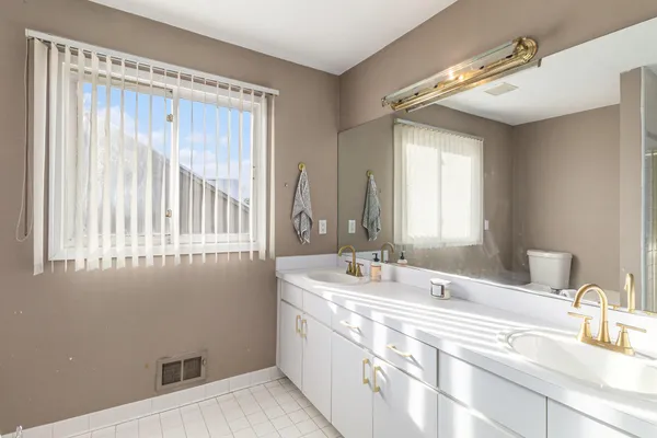 $525,000 | 28909 Hidden Trail, Farmington Hills, MI 48331