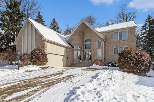 $525,000 | 28909 Hidden Trail, Farmington Hills, MI 48331