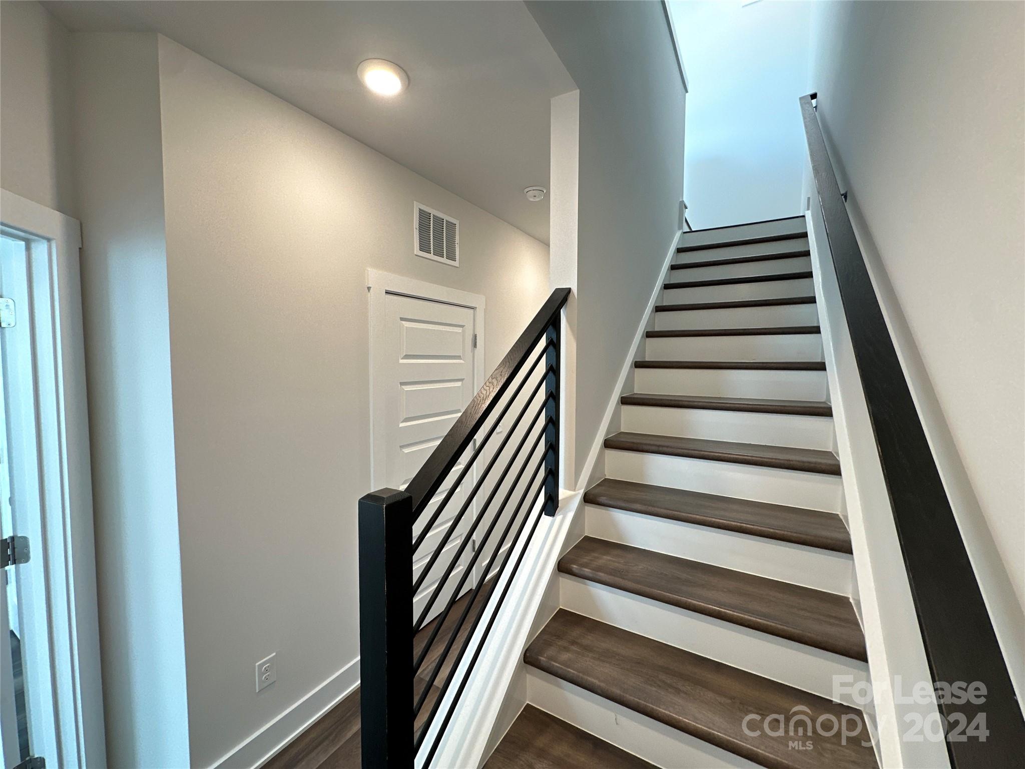 2124 Terwilliger Trail Charlotte, NC 28203 - Photo 25 of 36 a view of entryway