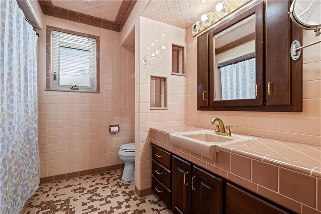 $330,000 | 894 Highway 356, Leechburg, PA 15656