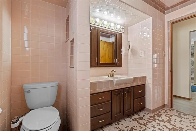 $330,000 | 894 Highway 356, Leechburg, PA 15656