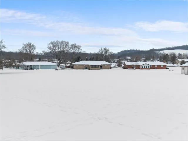 $330,000 | 894 Highway 356, Leechburg, PA 15656