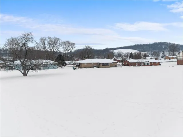 $330,000 | 894 Highway 356, Leechburg, PA 15656