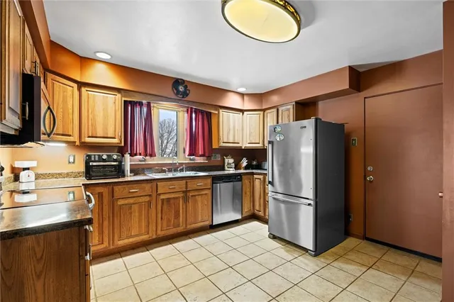 $330,000 | 894 Highway 356, Leechburg, PA 15656