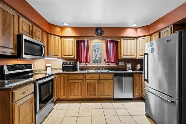 $330,000 | 894 Highway 356, Leechburg, PA 15656