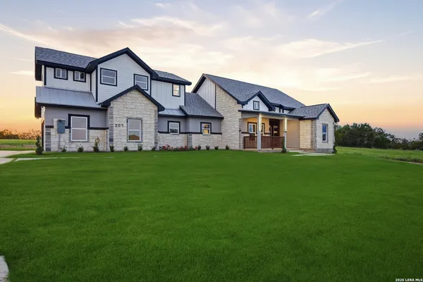$620,000 | 207 Hidden Ranch Court, Floresville, TX 78114