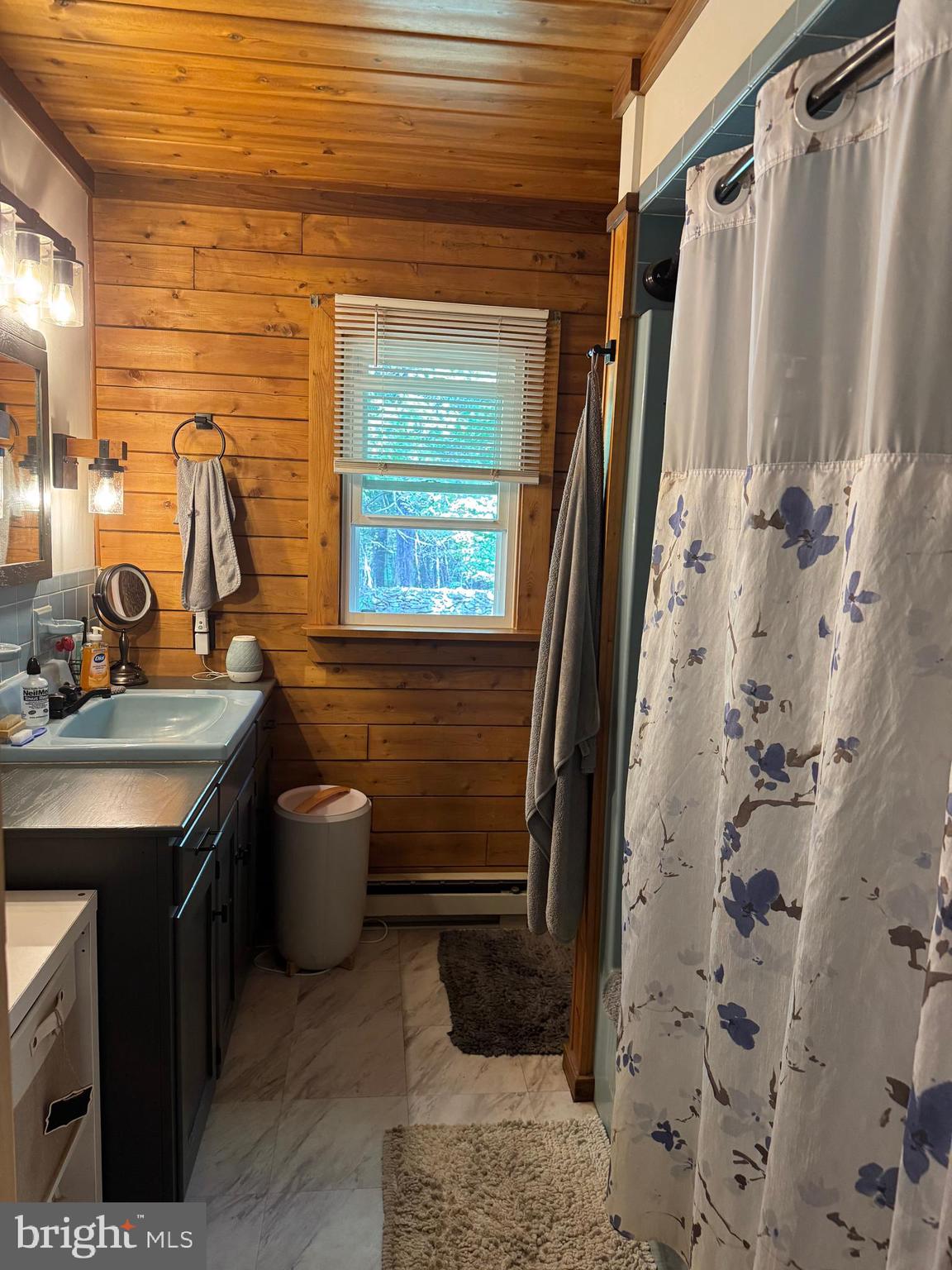 172 Stone Road Barto, PA 19504 - Photo 15 of 16 Hallway Bathroom