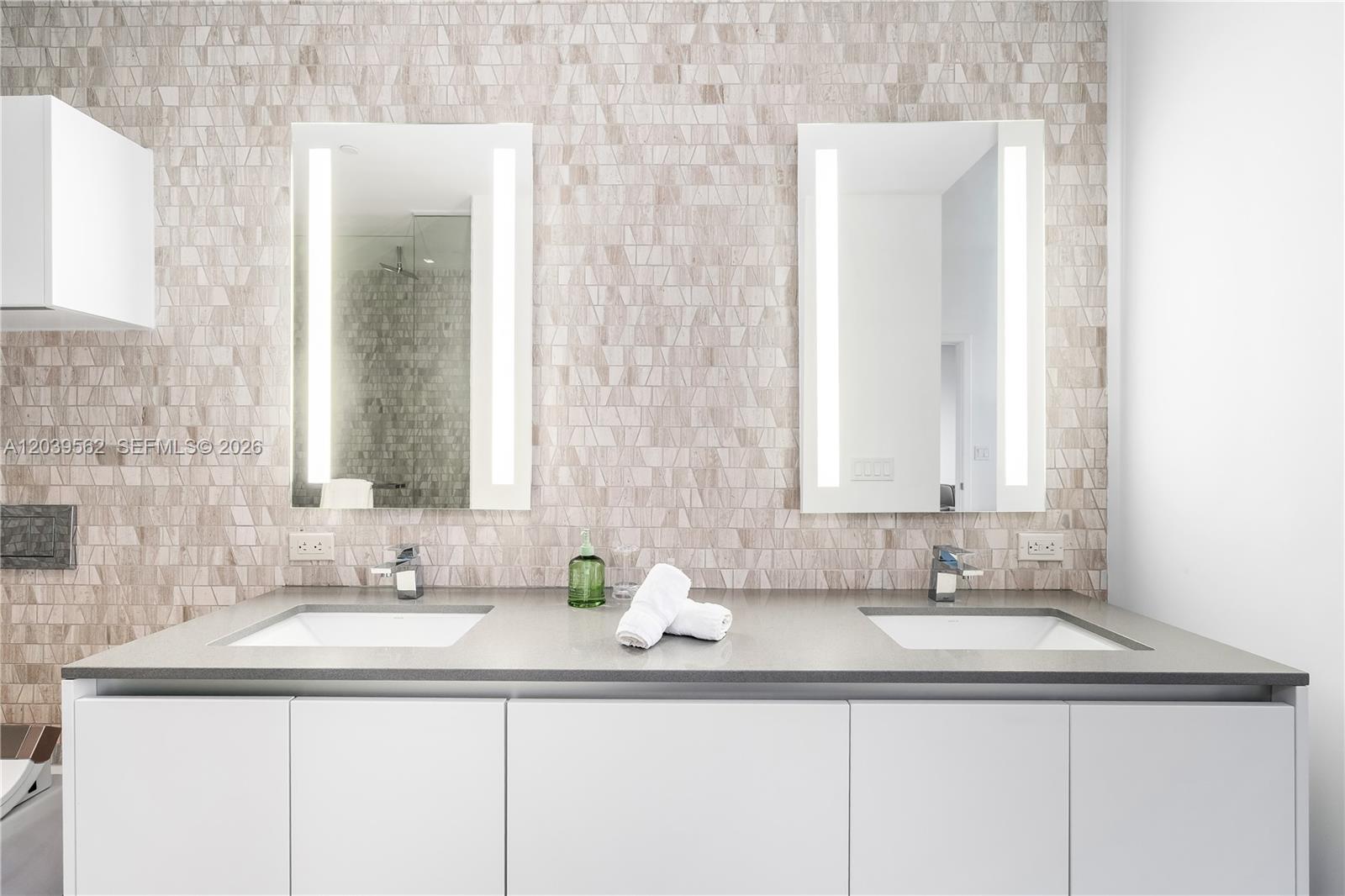 88 Southwest 7th Street, Unit 1006 Miami, FL 33130 - Photo 19 of 49