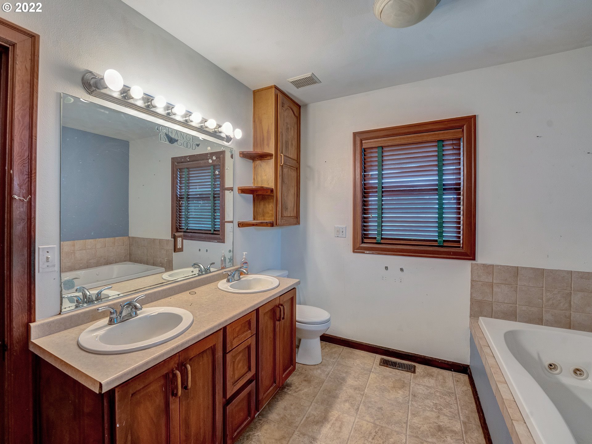 22430 Northeast Boones Ferry Road Aurora, OR 97002 - Photo 14 of 32 Gallery Image 14