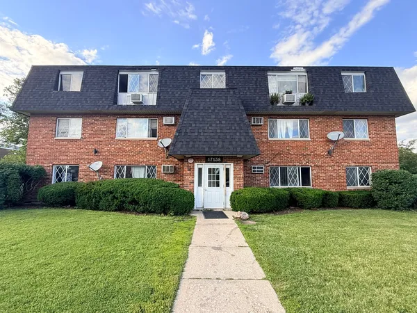 $1,700 | 17138 71st Avenue, Unit 12, Tinley Park, IL 60477