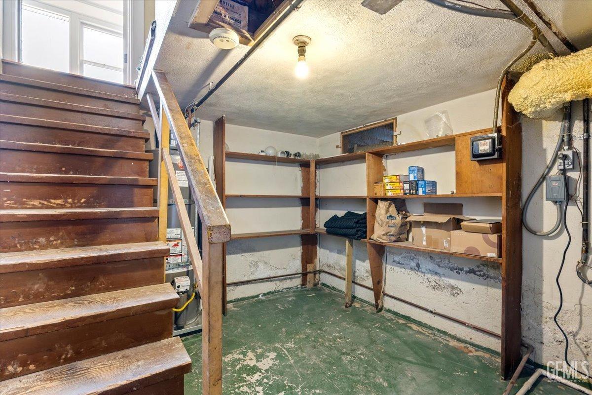 Undisclosed Address Bakersfield, CA 93305 - Photo 22 of 49 a view of entryway