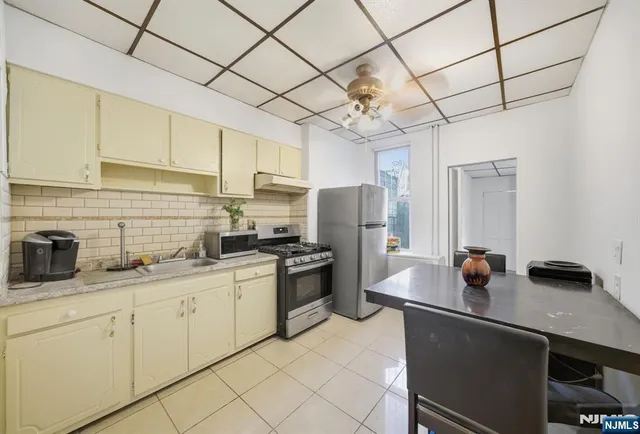 a view of a livingroom with furniture