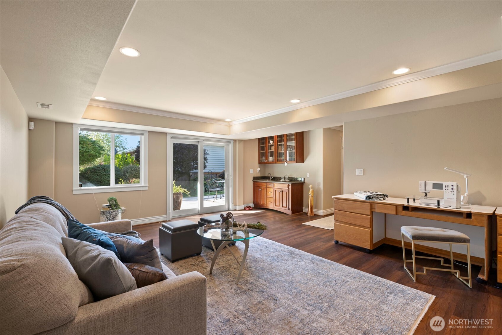 816 Walnut Street Edmonds, WA 98020 - Photo 25 of 32 a living room with furniture and a window