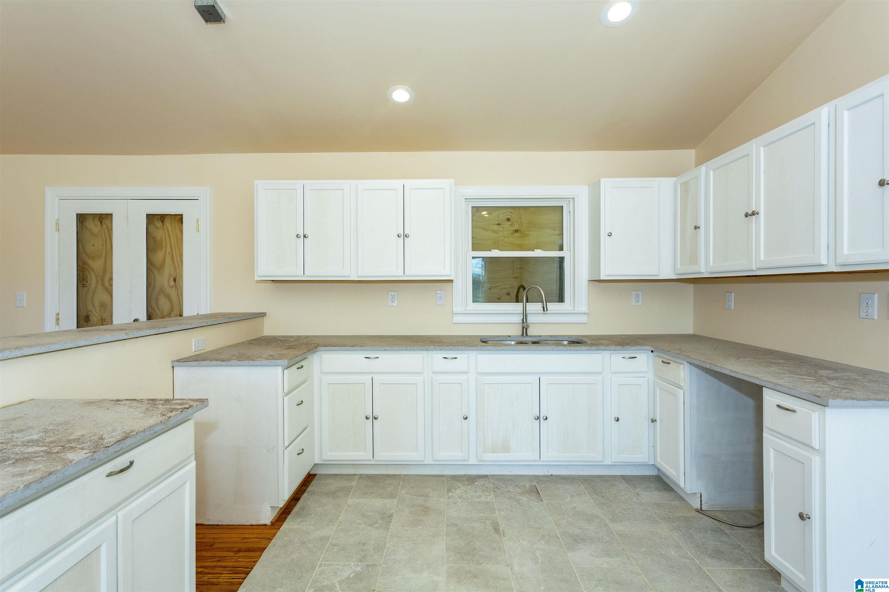 524 Sunhill Road Northwest Center Point, AL 35215 - Photo 11 of 36