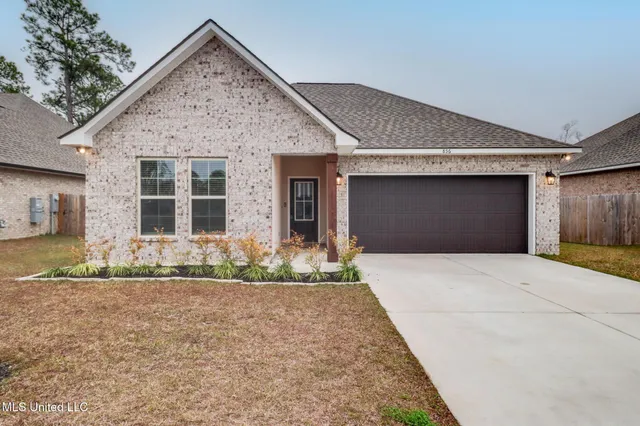 $2,575 | 856 Leeward Drive, Biloxi, MS 39532