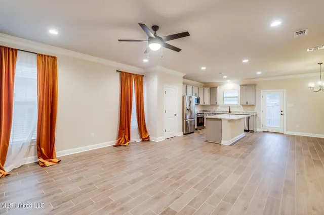 $2,575 | 856 Leeward Drive, Biloxi, MS 39532