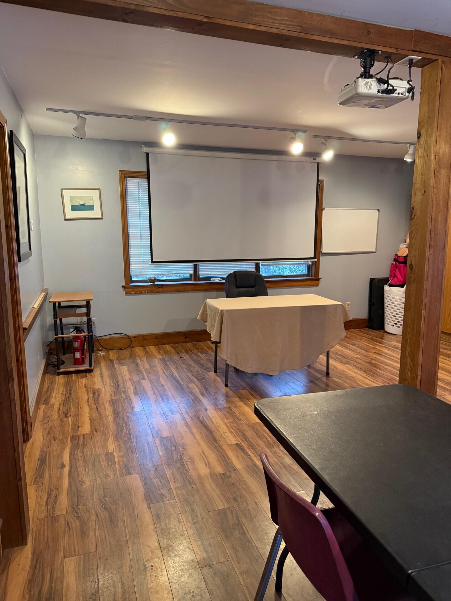 145 Main Street Thomaston, ME 04861 - Photo 22 of 35