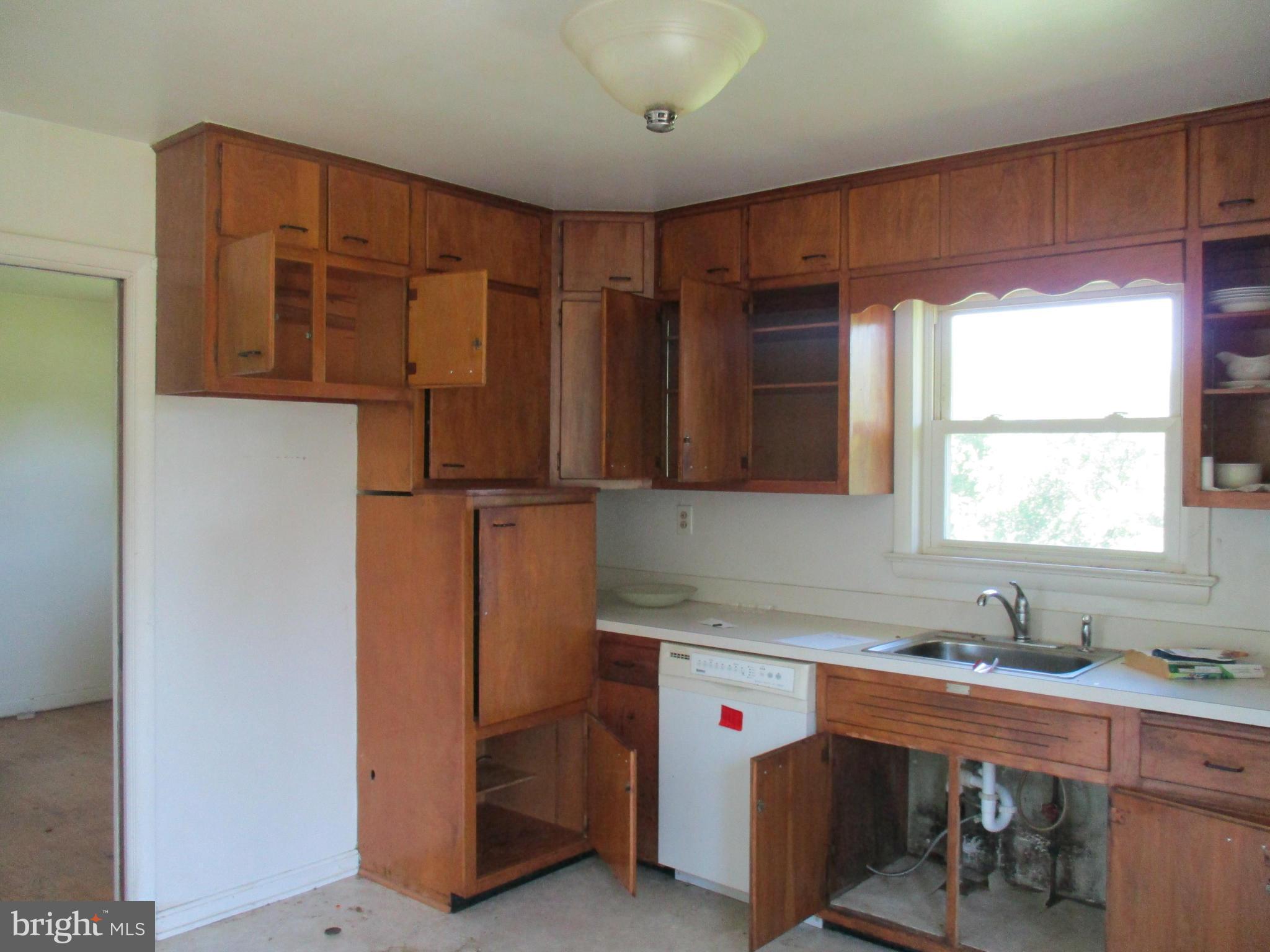 9133 Gue Road Damascus, MD 20872 - Photo 7 of 19 Kitchen
