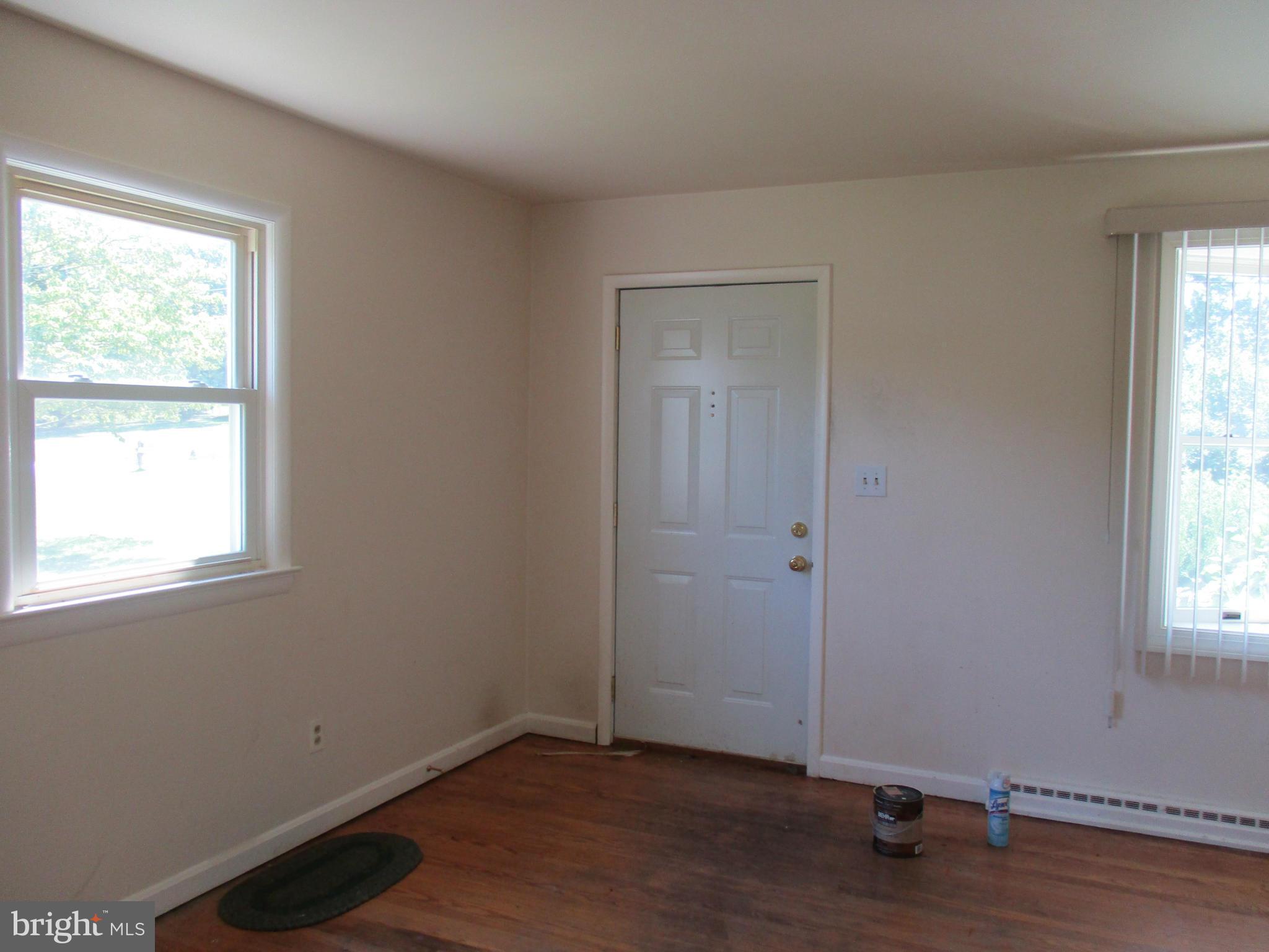 9133 Gue Road Damascus, MD 20872 - Photo 8 of 19 Living Room